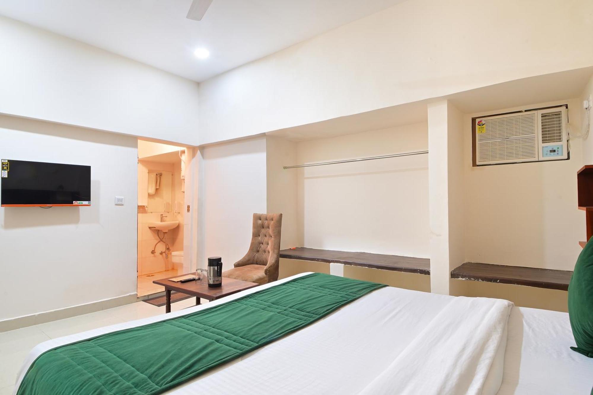 Chowdhry Tourist Lodge - New Delhi Railway Station - 2 Minutes Walk Zewnętrze zdjęcie