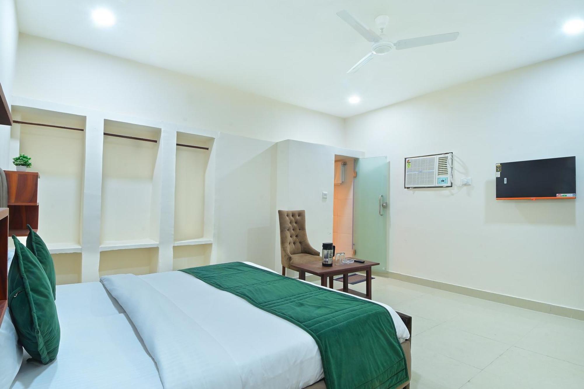 Chowdhry Tourist Lodge - New Delhi Railway Station - 2 Minutes Walk Zewnętrze zdjęcie