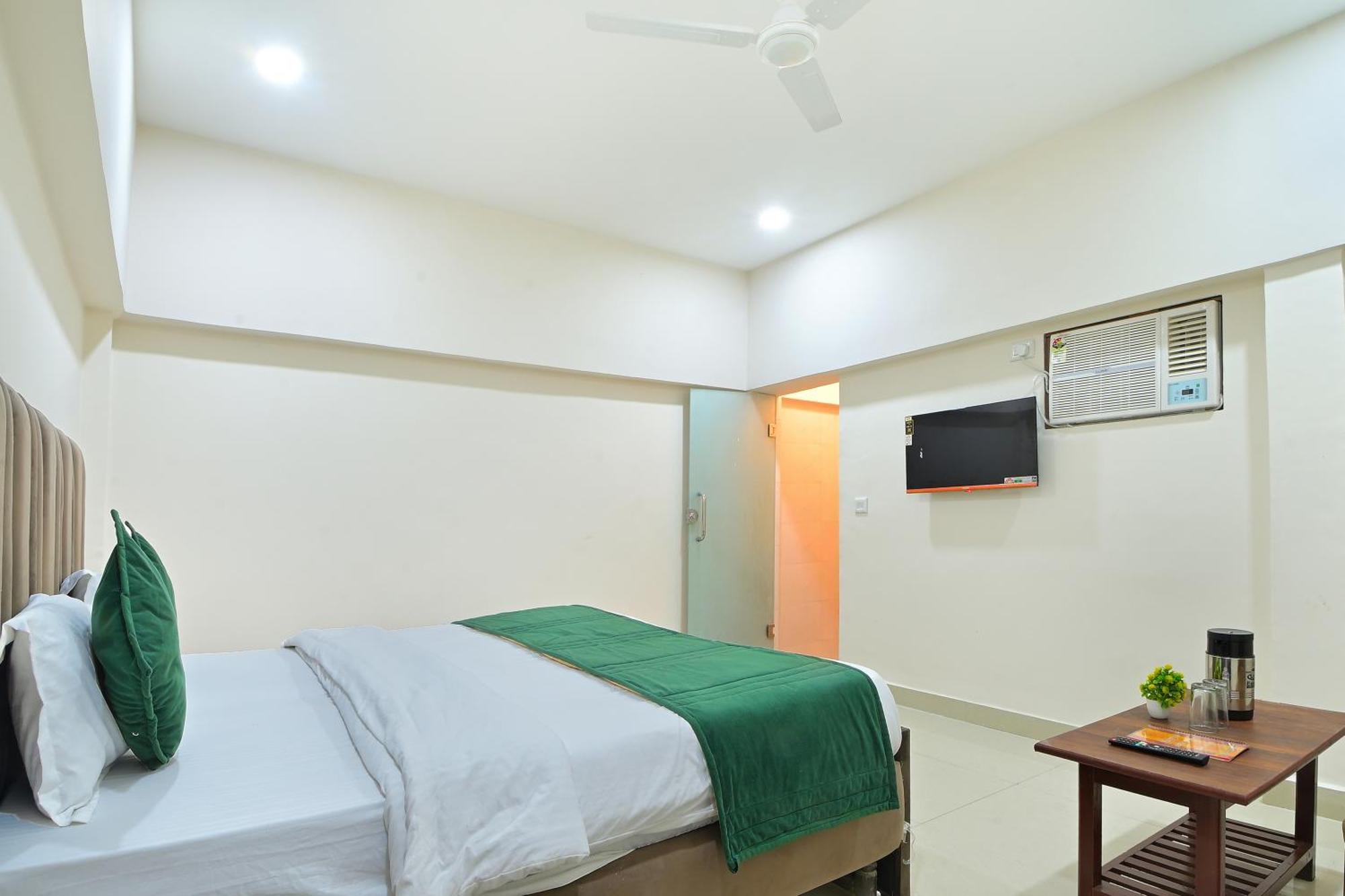 Chowdhry Tourist Lodge - New Delhi Railway Station - 2 Minutes Walk Zewnętrze zdjęcie