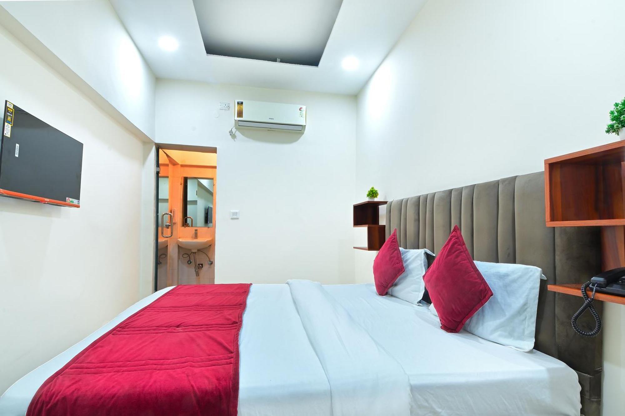 Chowdhry Tourist Lodge - New Delhi Railway Station - 2 Minutes Walk Zewnętrze zdjęcie
