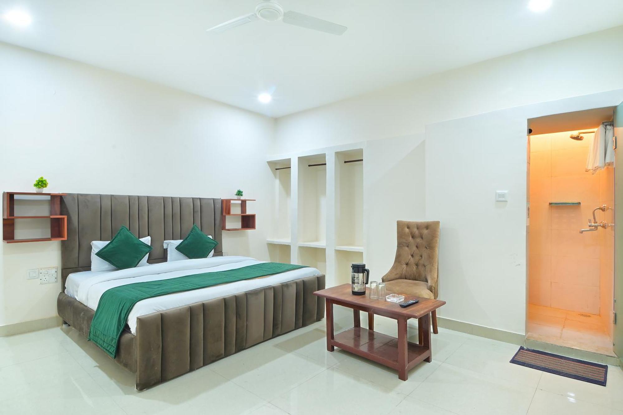 Chowdhry Tourist Lodge - New Delhi Railway Station - 2 Minutes Walk Zewnętrze zdjęcie