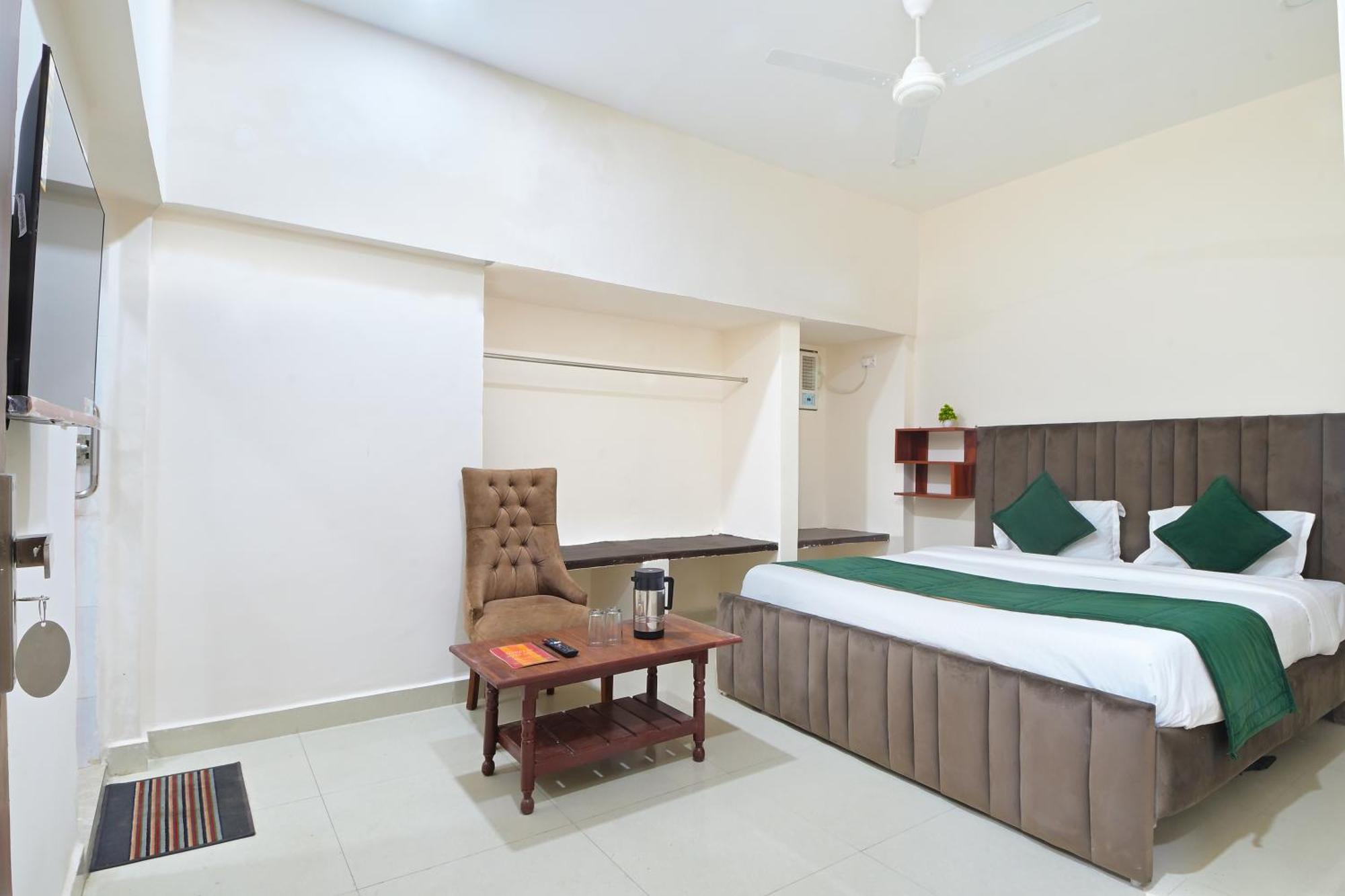 Chowdhry Tourist Lodge - New Delhi Railway Station - 2 Minutes Walk Zewnętrze zdjęcie