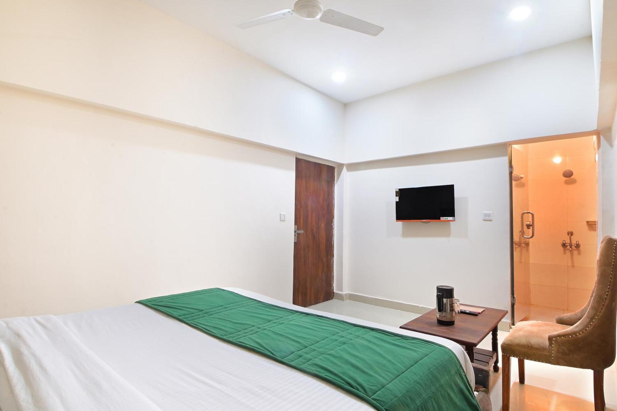 Chowdhry Tourist Lodge - New Delhi Railway Station - 2 Minutes Walk Zewnętrze zdjęcie
