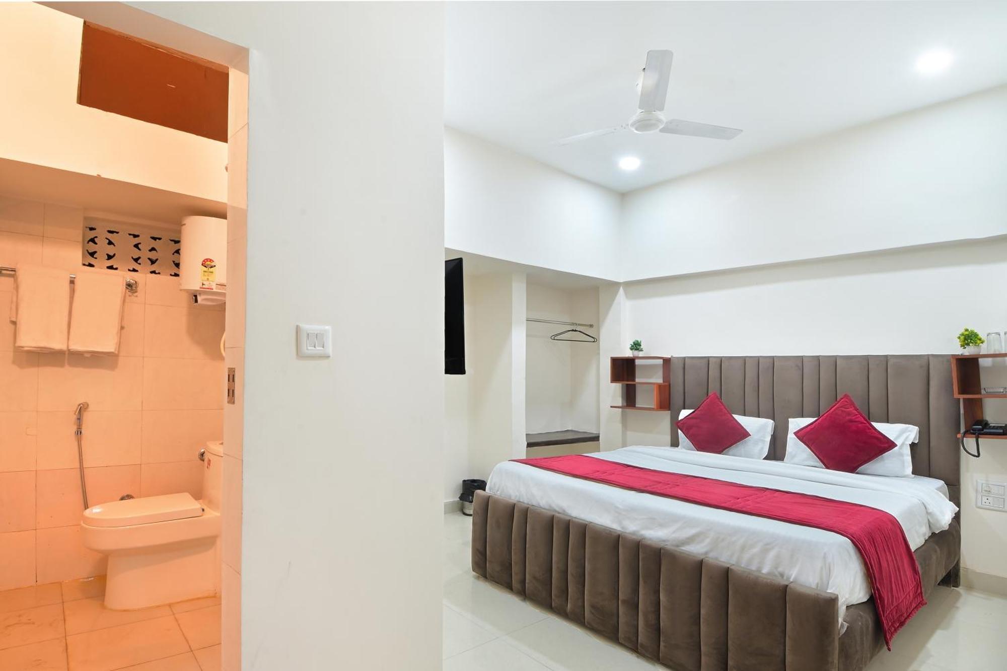 Chowdhry Tourist Lodge - New Delhi Railway Station - 2 Minutes Walk Zewnętrze zdjęcie
